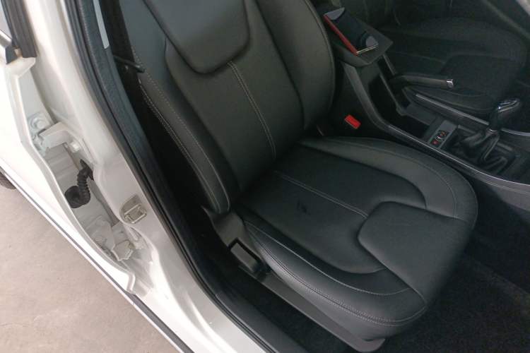 Used Chery Tiggo 3X 2021 Revised Version PLUS 1.5L Manual – Passionate Red Date Edition Right Front Seat