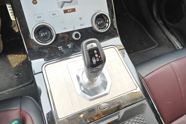 Used Land Rover Range Evoque 2023 Aurora L 249 PS Luxury Edition Gear Lever