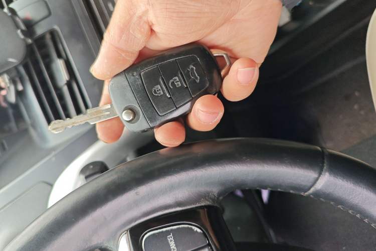 Used Bestune X80 2013 2.0L manual luxury version