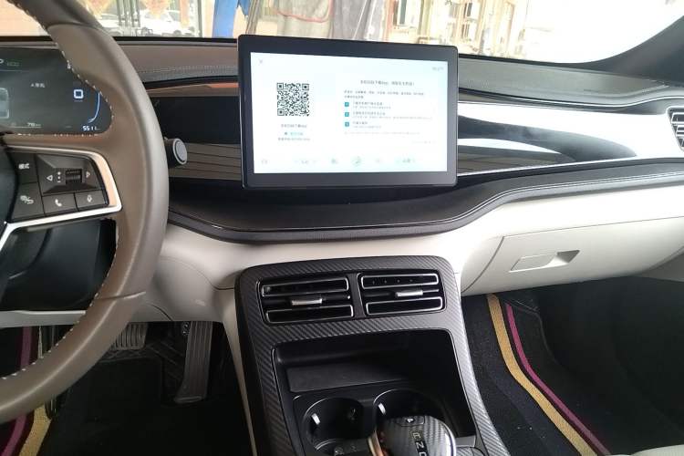 Used BYD Qin PLUS 2024 HONOR Edition DM-i 55KM Leading Model Audio And AC Panel