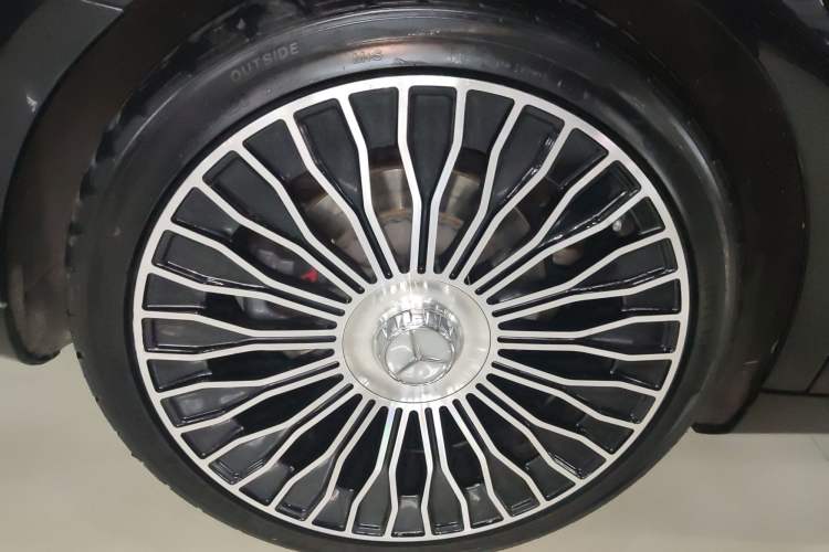 Used Mercedes-Benz S-Class 2018 S 320 L Right Rear Wheel Hub