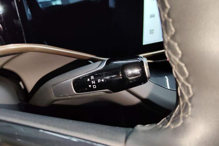 Used Hongqi EH7 2024 690 Pro Gear Lever