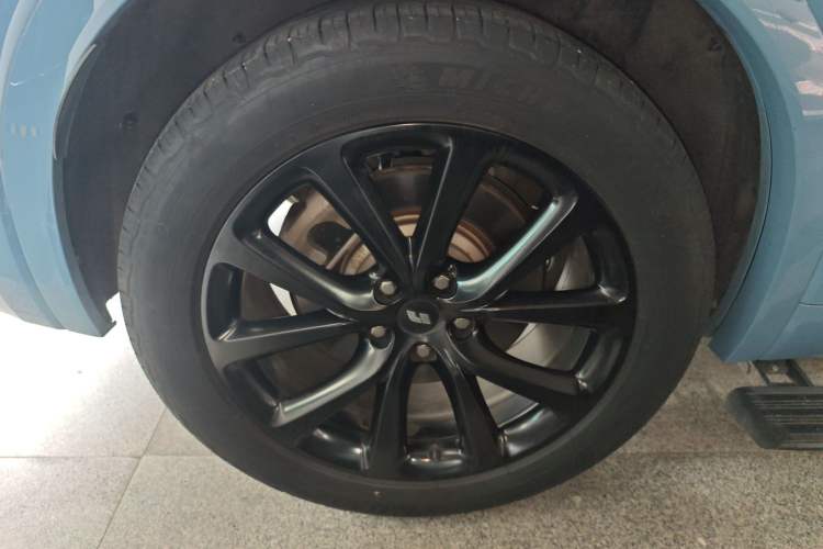 Used Li Auto ONE 2021 Extended-Range 6-Seater Version Right Rear Wheel Hub