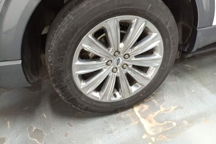 Used Ford Explorer 2020 EcoBoost 285 4x4 Titanium Edition 6 Seats