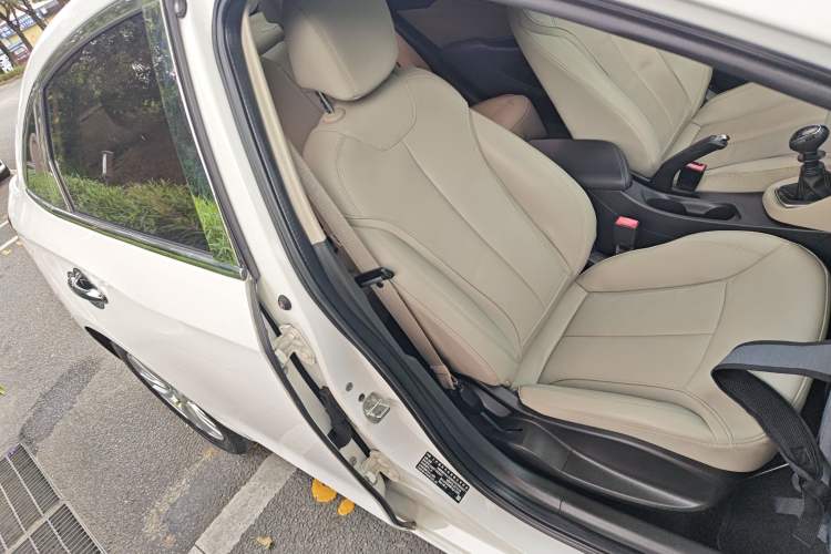 Used Buick GT 2018 15T Manual Elite Version China V Standard Right Front Seat