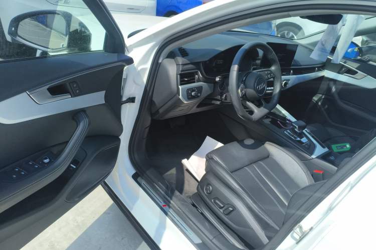 Used Audi A4L 2022 40 TFSI Luxury Dynamic Model