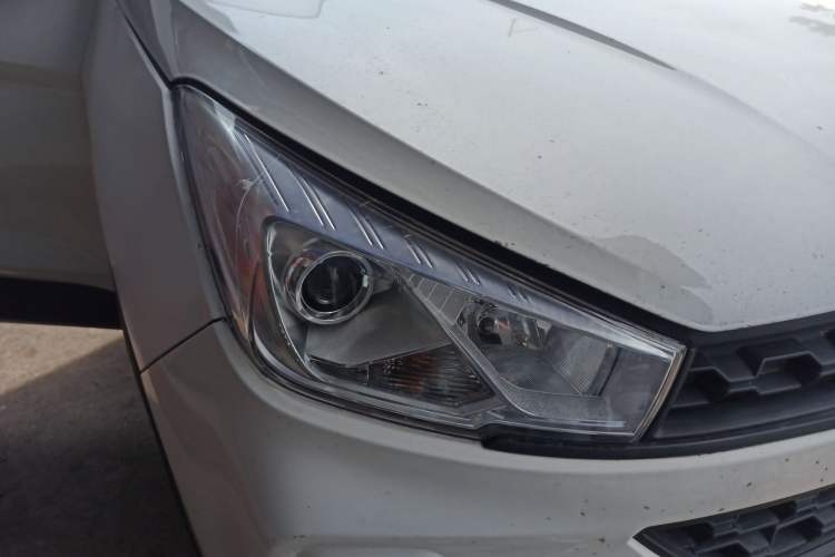 Used Wuling Hongguang S3 2019 1.5L Manual Standard Version China VI Standard Right Front Headlight
