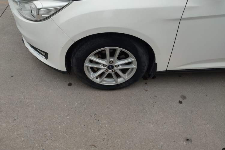 Used Ford Focus 2017 Hatchback 1.6L Automatic Fashion Edition Smart Drive Version Left Front Wheel Hub