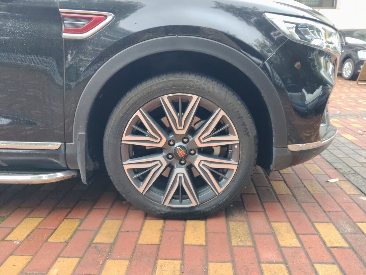 Hongqi HS5 2022 Facelifted Version 2.0T Smart Connect Flagship All-Wheel-Drive Edition — снимка 8
