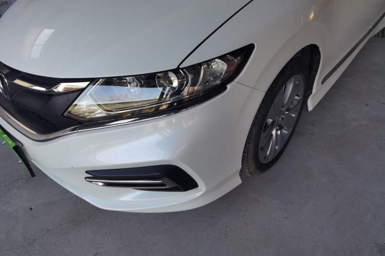 Used Honda Jade 2017 1.8L automatic Comfort version 5 seats
