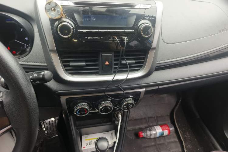 Used Toyota YARiS L Zhi Xuan 2016 Revised Version 1.5G CVT with Dynamic Sunroof Audio And AC Panel