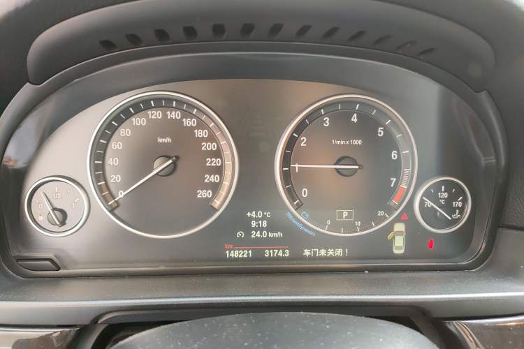 Used BMW 5 Series 2014 525Li Leading Model