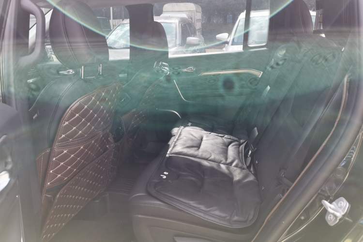 Used Jeep Grand Commander 2022 2.0T Four-Wheel Drive Luxury Edition Left Rear Seat