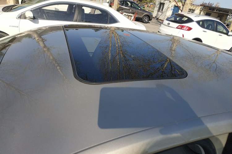 Used Skoda Rapid 2015 1.6L Automatic Smart Selection Model
