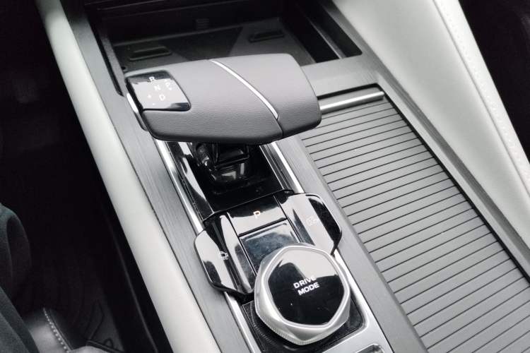 Used CHANGAN CS75 PLUS 2024 3rd Generation Champion Edition 1.5T Intelligent Drive Dynamic Model
