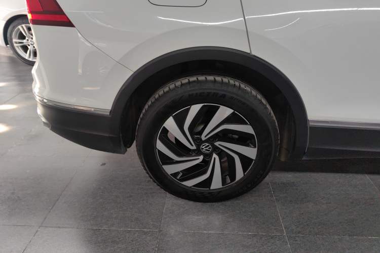 Used Volkswagen Tiguan L 2023 330TSI Automatic Two-Wheel Drive Smart Edition