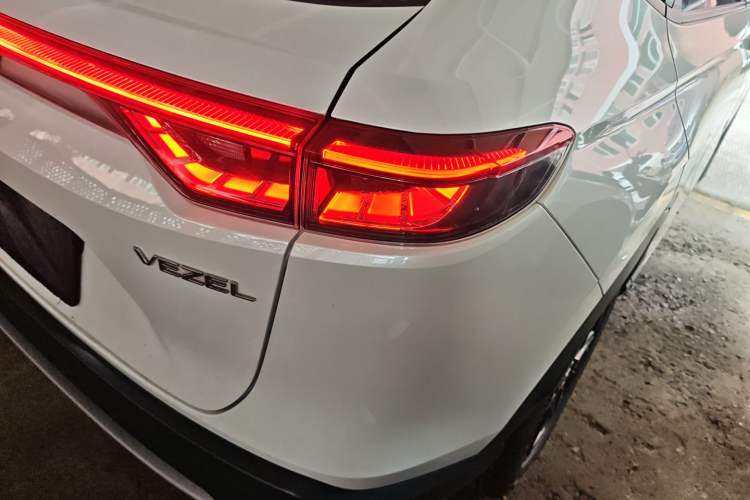 Used Honda Vezel 2023 1.5L CVT Tech Edition
