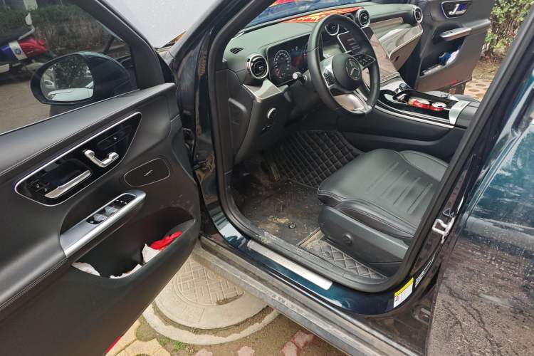 Used Mercedes-Benz GLC 2023 GLC 260 L 4MATIC Dynamic Edition 5-seater