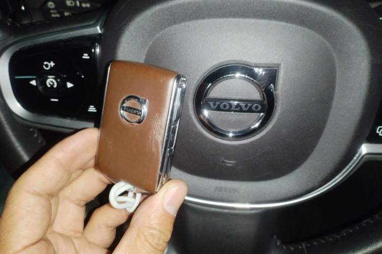 Used Volvo V90 2017 Cross Country T5 AWD Prestige Edition Vehicle Key