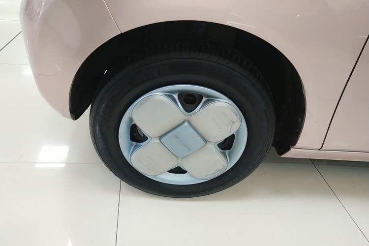 Used Geely Galaxy Panda 2023 Panda Mini 200km Endurance Bear Exterior 2