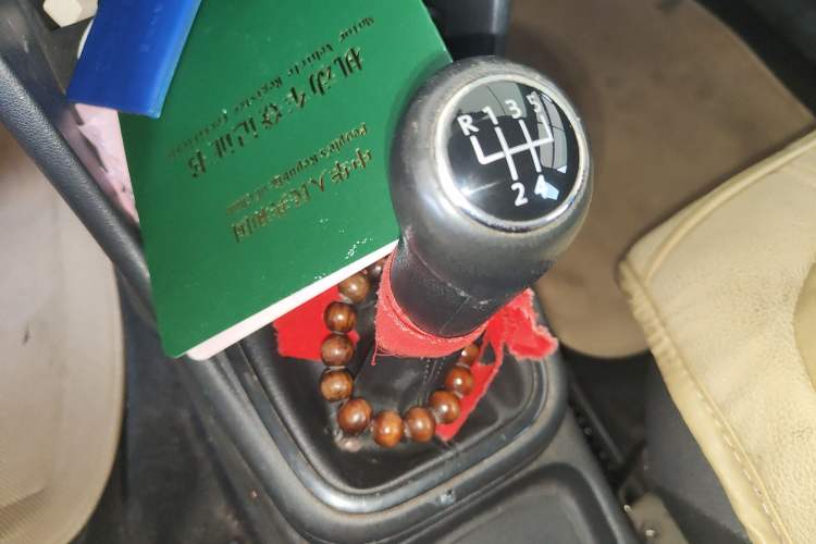 Used Volkswagen Polo 2013 1.4L Manual Fashion Edition Gear Lever