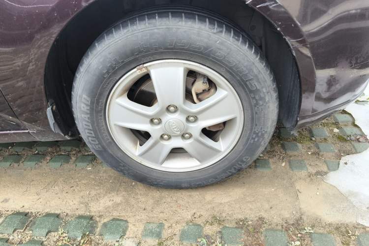 Used Kia Forte 2011 1.6L MT GL Right Front Wheel Hub