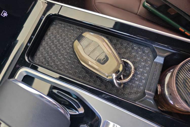 Used JETOUR X90 2023 Zilong 2.0T DCT Wushen Edition 7-Seater
