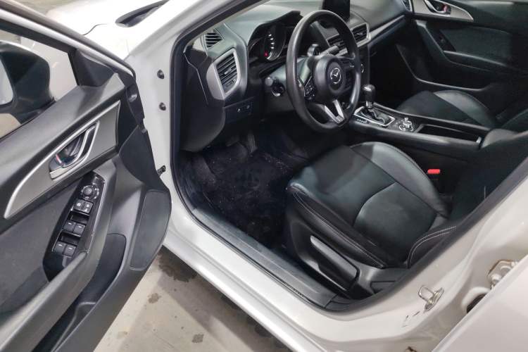 Used Mazda Mazda 3 Axela 2017 Sedan 1.5L Automatic Luxury Model Emission Standard China V
