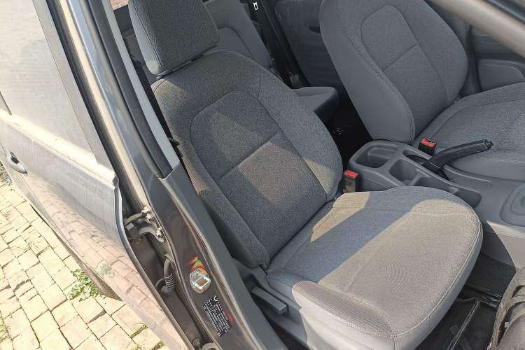 Used Wuling Hongguang New Energy 2024 All-Electric Model 300KM Standard Version Right Front Seat