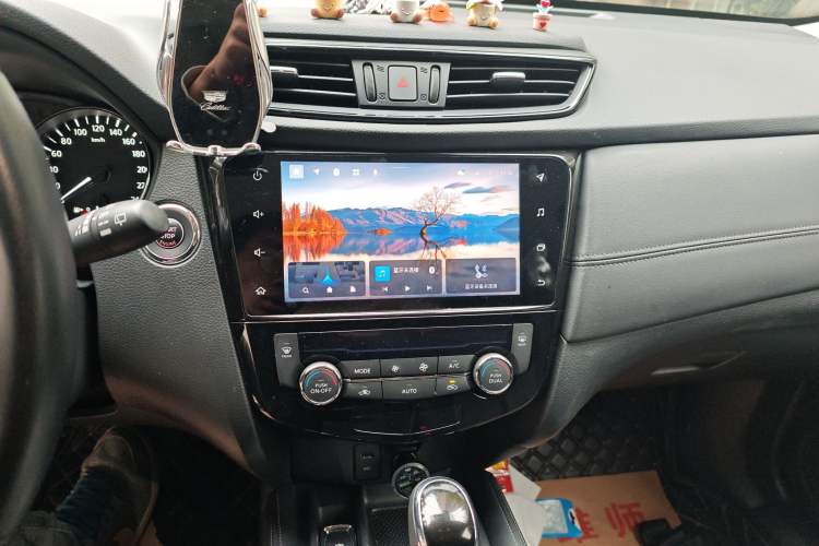 Used Nissan X-Trail 2022 Revised Version 2.0L Two-Wheel Drive Smart Connect Premium Edition
