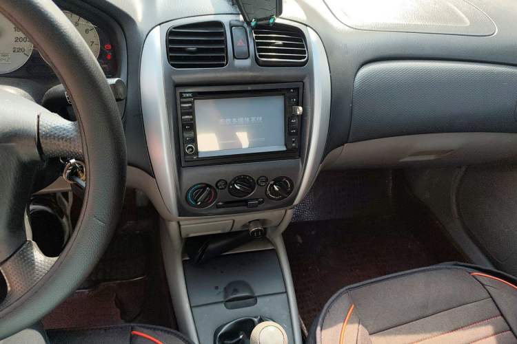Used Haima Haifuxing 2010 1.6L Manual Standard Edition Audio And AC Panel