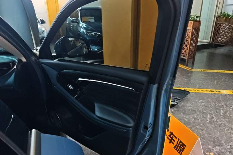 Used VOYAH FREE 2021 Four-Wheel Drive Standard Range-Extended Exclusive Luxury Package