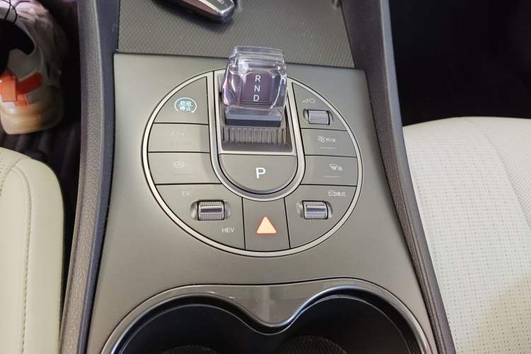 Used BYD Seal 05 DM-i 2025 DM-i Smart Drive 55KM Luxury Model Gear Lever