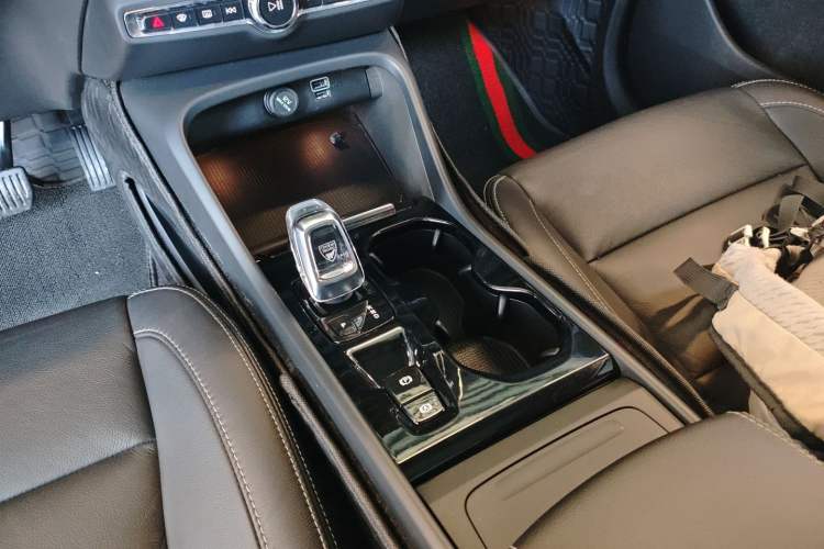 Used Volvo XC40 2022 T4 Four-Wheel Drive Smart & Luxurious Edition