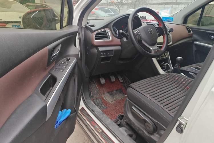 Used Suzuki Vitara S-Cross 2017 1.6L Manual Two-Wheel Drive Urban Fashion Model
