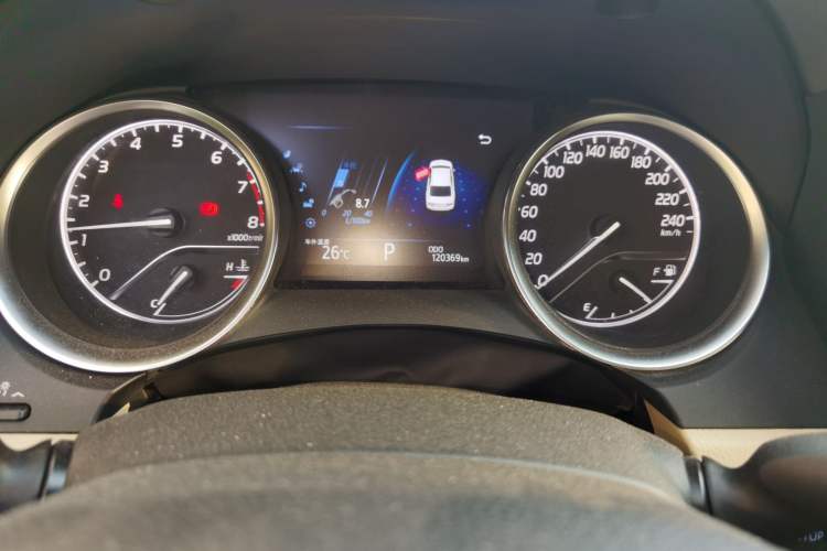 Used Toyota Camry 2018 2.0G Luxury Edition
