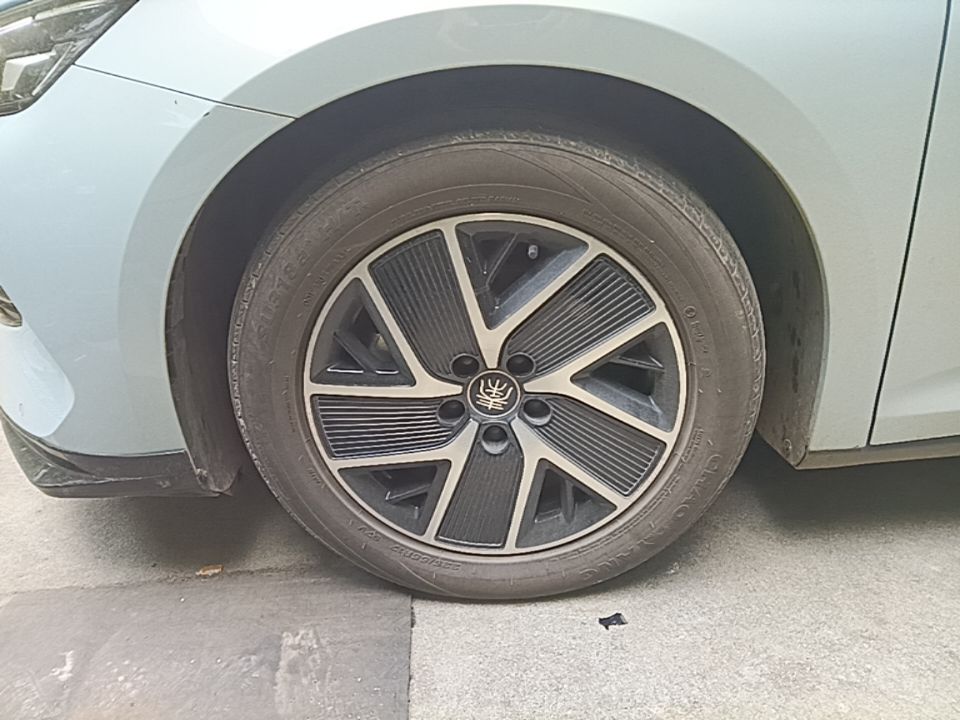 BYD Qin L 2024 DM-i 80KM Beyond Model — снимка 10