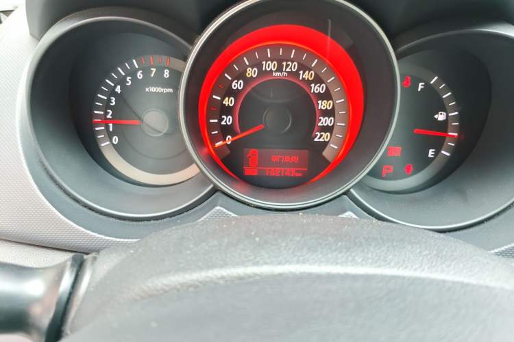 Used Kia Forte 2011 1.6L AT Premium Odometer Close Up