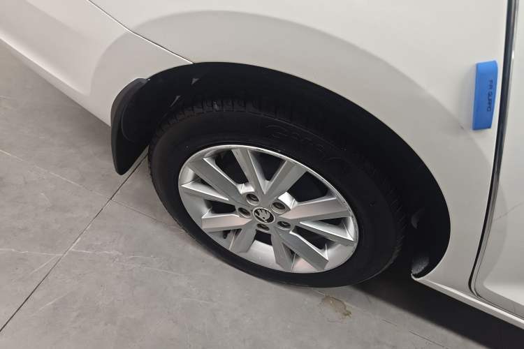 Used Skoda Rapid 2016 1.6L Automatic Chuanxing Edition Right Rear Wheel Hub