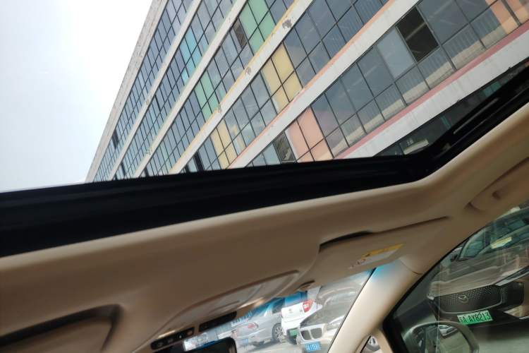 Used Buick GL8 2022 ES Landtrek 653T Luxury Edition