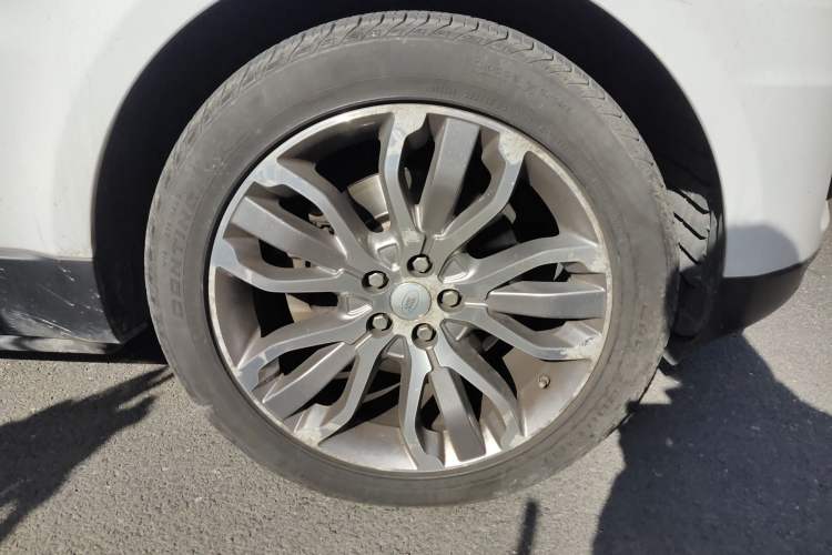 Used Land Rover Range Sport 2015 3.0 SC V6 HSE DYNAMIC Right Front Wheel Hub