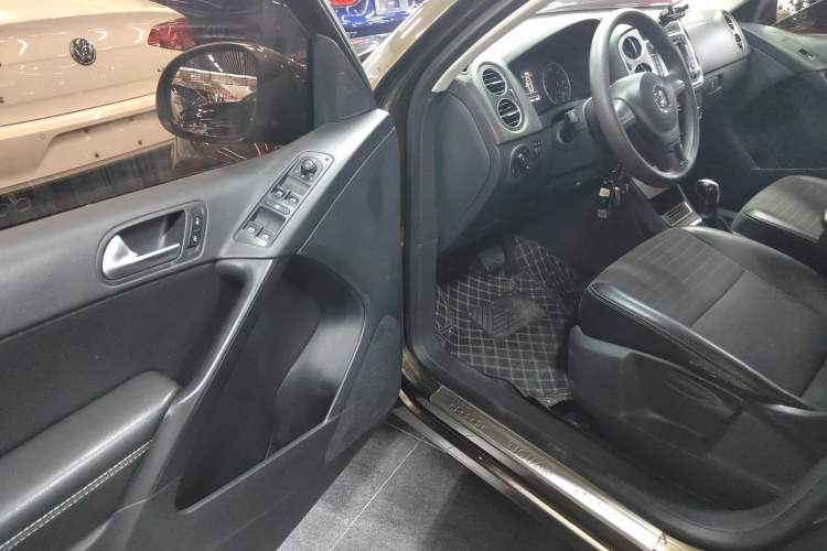 Used Volkswagen Tiguan L 2016 300TSI Automatic Two-Wheel Drive Trend Edition