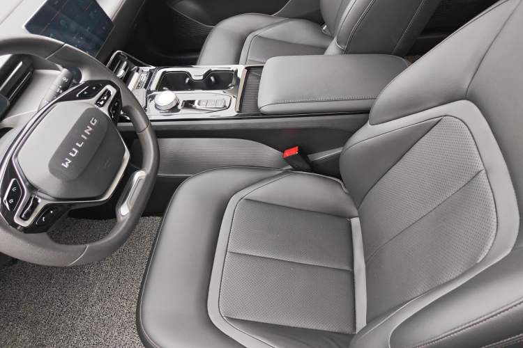 Used Wuling E5 2024 410 km Standard Version Left Front Seat