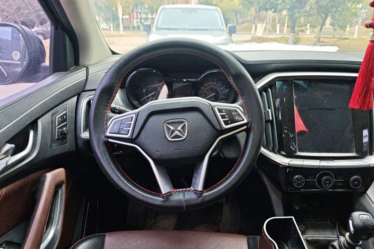 Used JMC Yusheng S350 2016 2.0T Manual Two-Wheel Drive Gasoline Luxury Edition 5 Seats