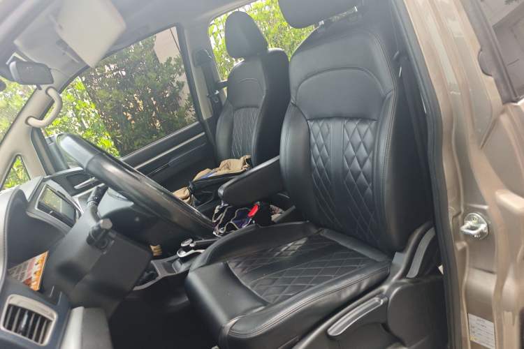 Used FORTHING Lingzhi M5 2022 Passenger Version Luxury Model 9 Seats
