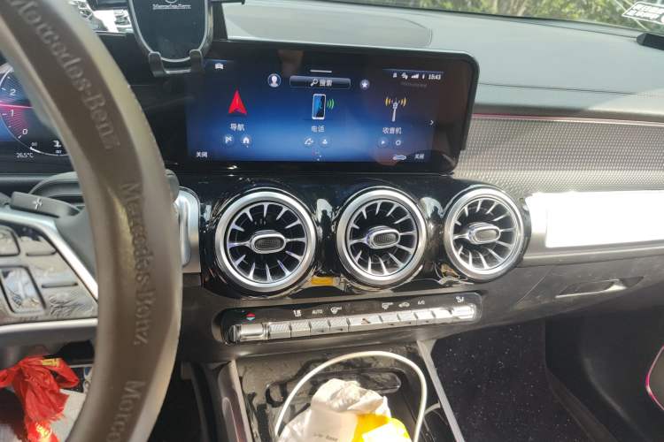 Used Mercedes-Benz GLB 2023 Refreshed GLB 200 Dynamic Edition Audio And AC Panel