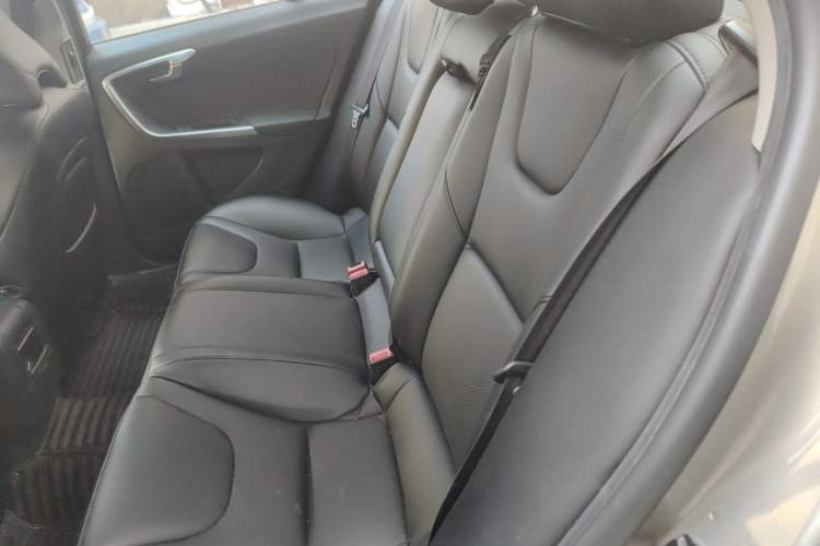 Used Volvo S60 2011 2.0T ZhiShang Version
