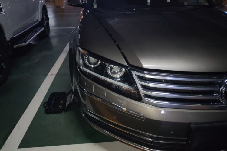 Used Volkswagen Phaeton 2014 3.0L Business Model Right Front Headlight