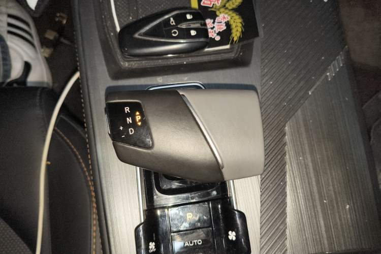 Used Oshan Z6 2022 Blue Whale 1.5T DCT Luxury Model
