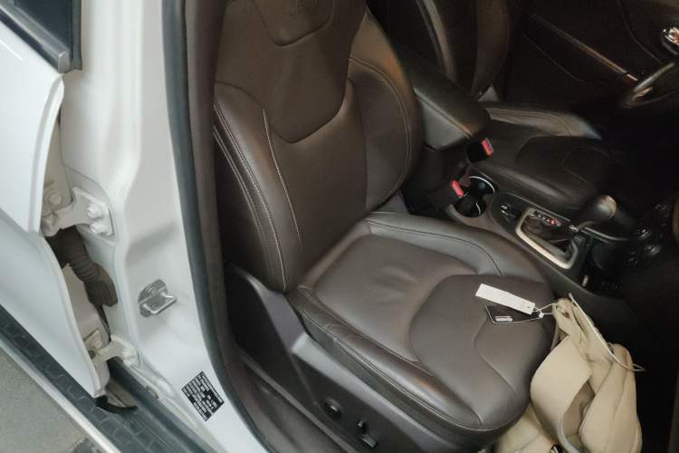 Used Jeep Cherokee 2016 2.0L Superior Edition